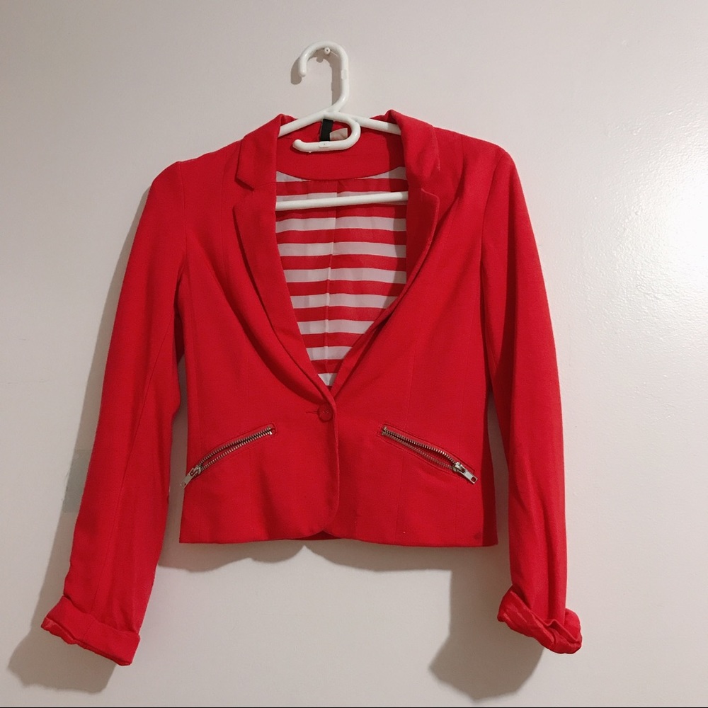 HM red blazer